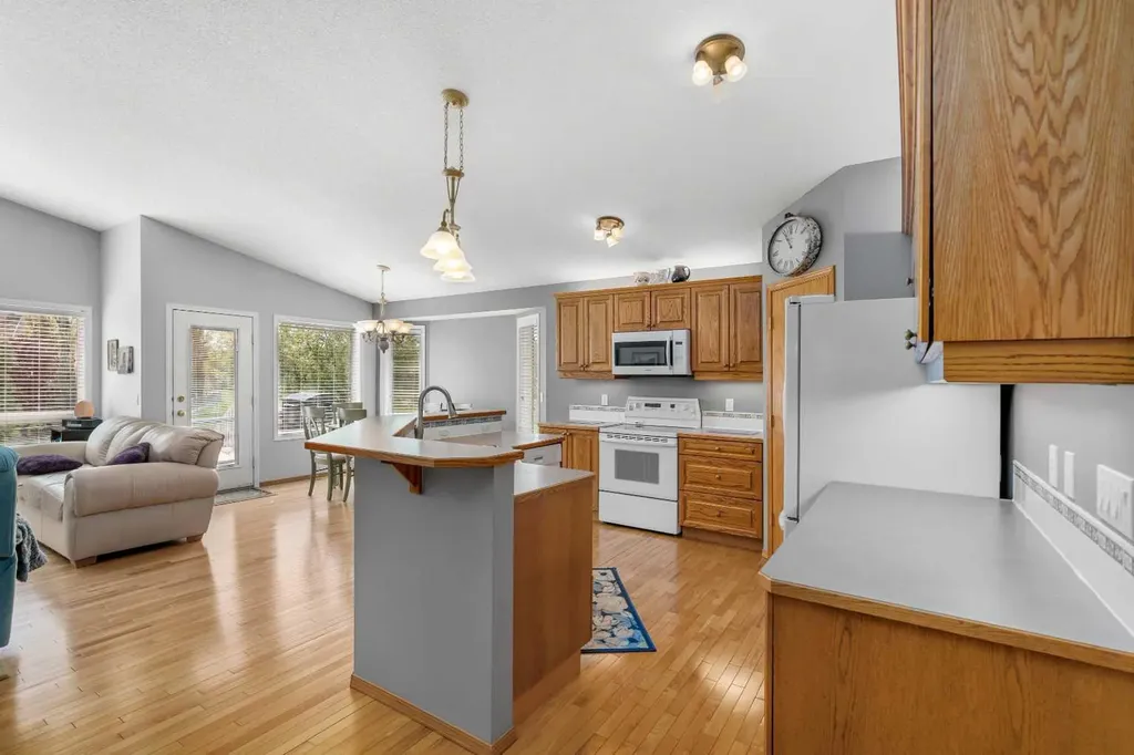 310 Riverside Garden NW High River AB T1V 1Y9