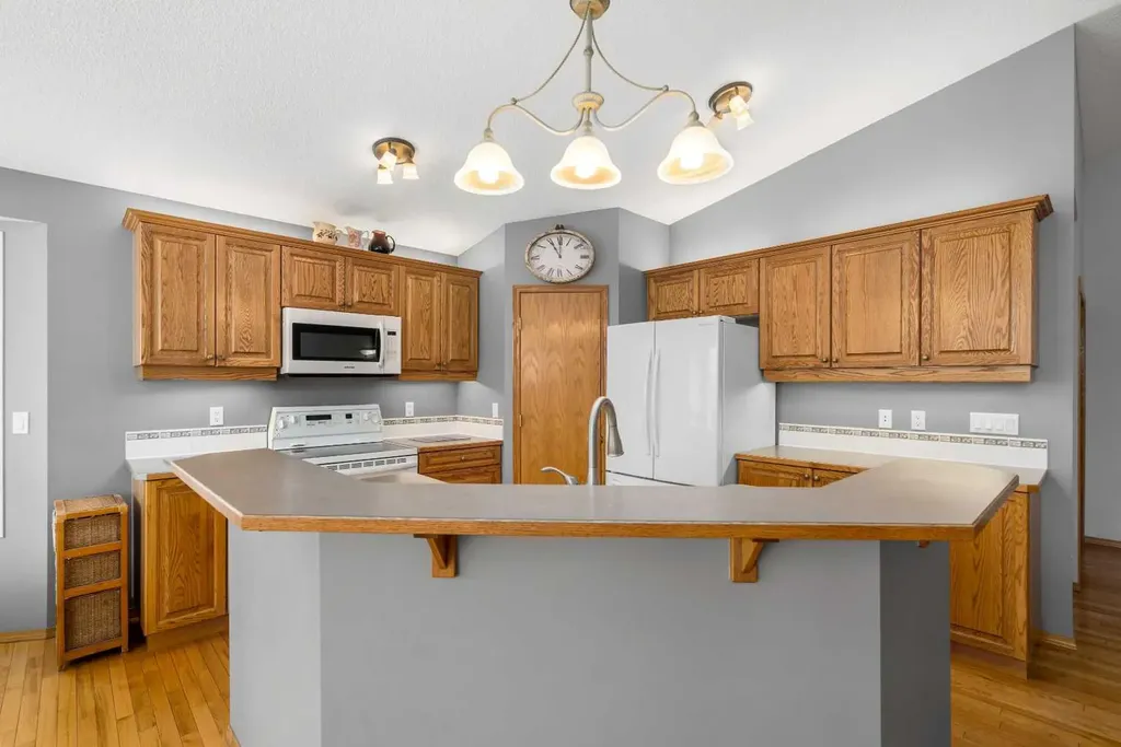 310 Riverside Garden NW High River AB T1V 1Y9