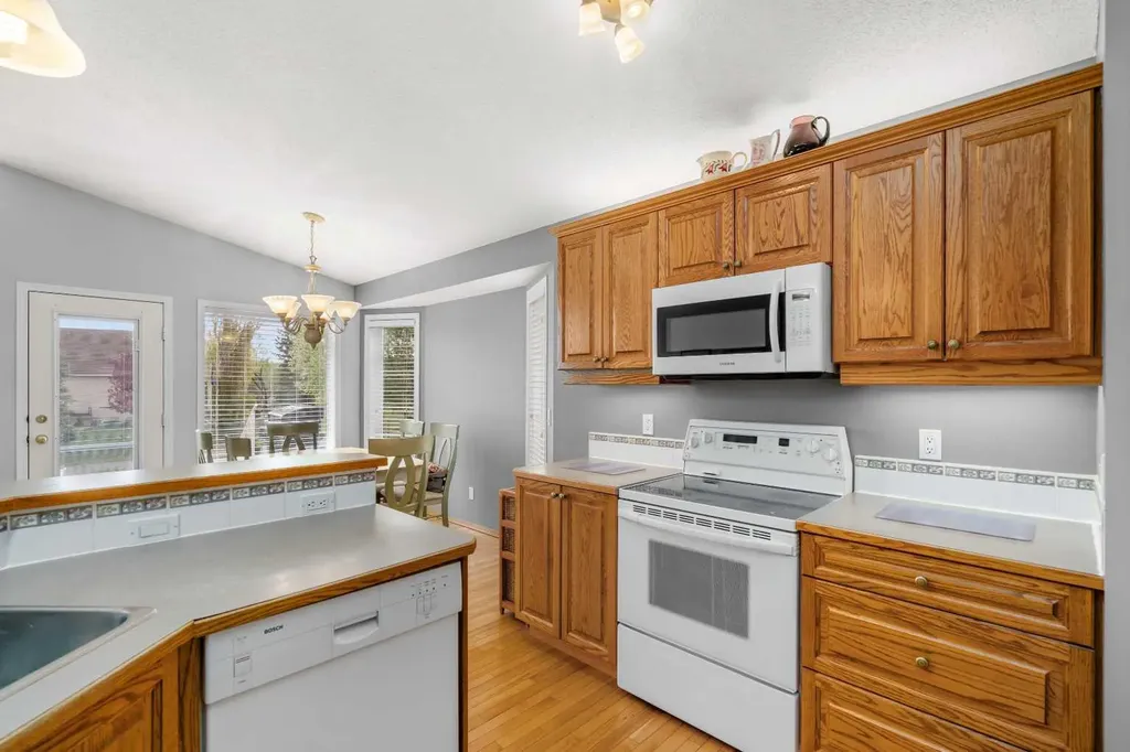 310 Riverside Garden NW High River AB T1V 1Y9