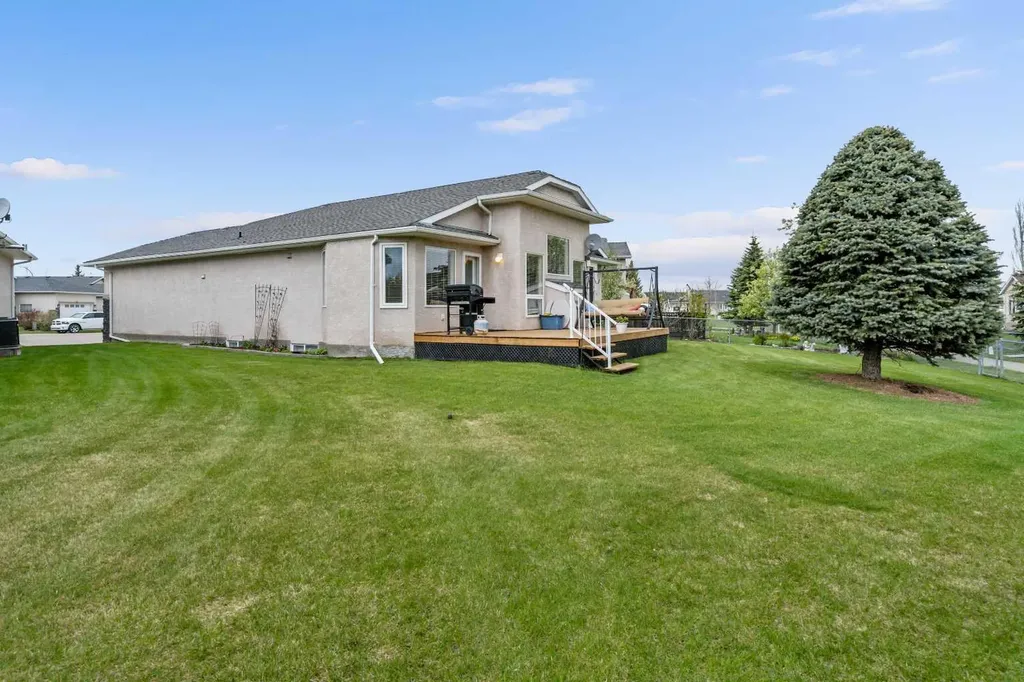 310 Riverside Garden NW High River AB T1V 1Y9