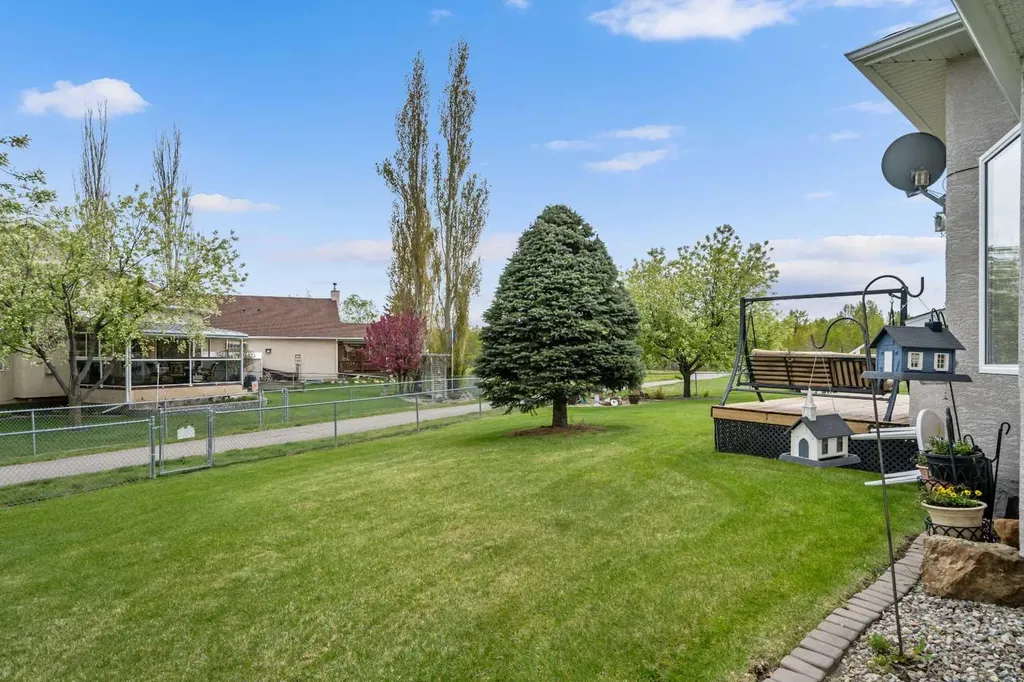 310 Riverside Garden NW High River AB T1V 1Y9