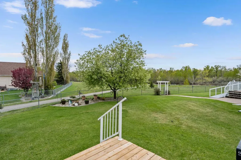 310 Riverside Garden NW High River AB T1V 1Y9