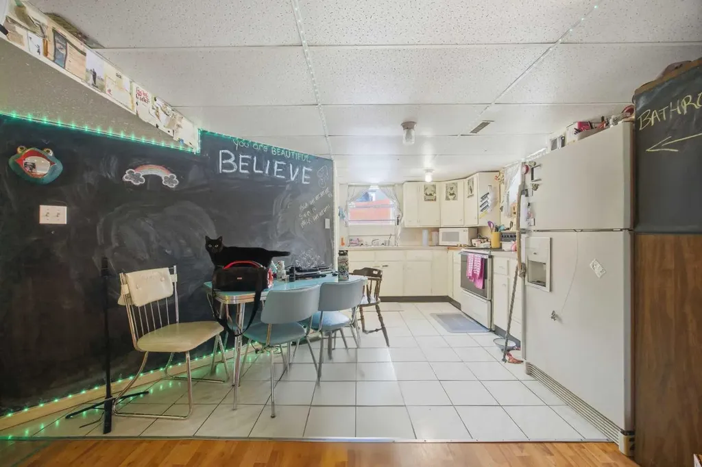 1339 11 Avenue SE Calgary AB T2G0Z6
