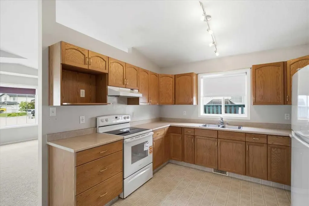 10409 73 Avenue Grande Prairie AB T8W2M7
