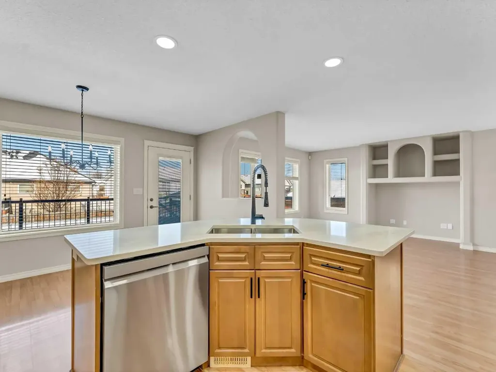 36 Sunset Road SW Medicine Hat AB T1B4T4