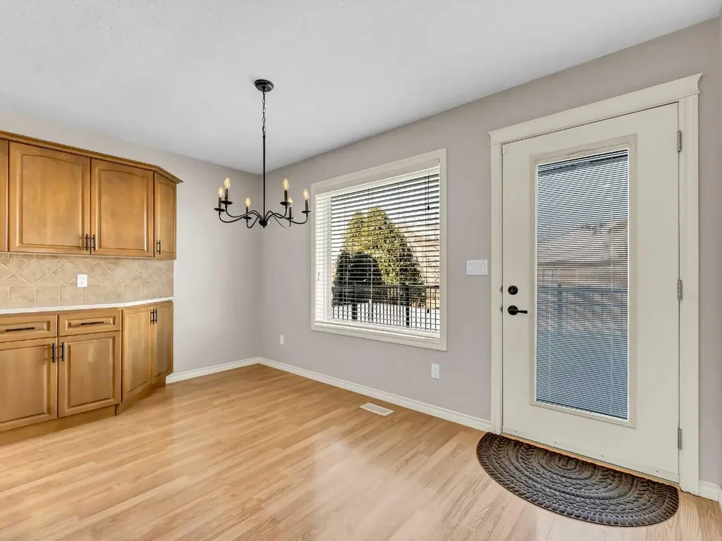 36 Sunset Road SW Medicine Hat AB T1B4T4