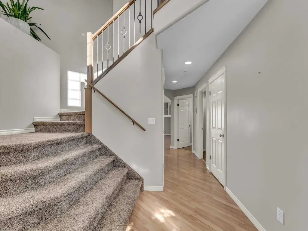 36 Sunset Road SW Medicine Hat AB T1B4T4