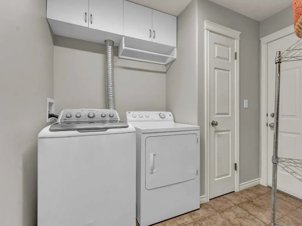 36 Sunset Road SW Medicine Hat AB T1B4T4