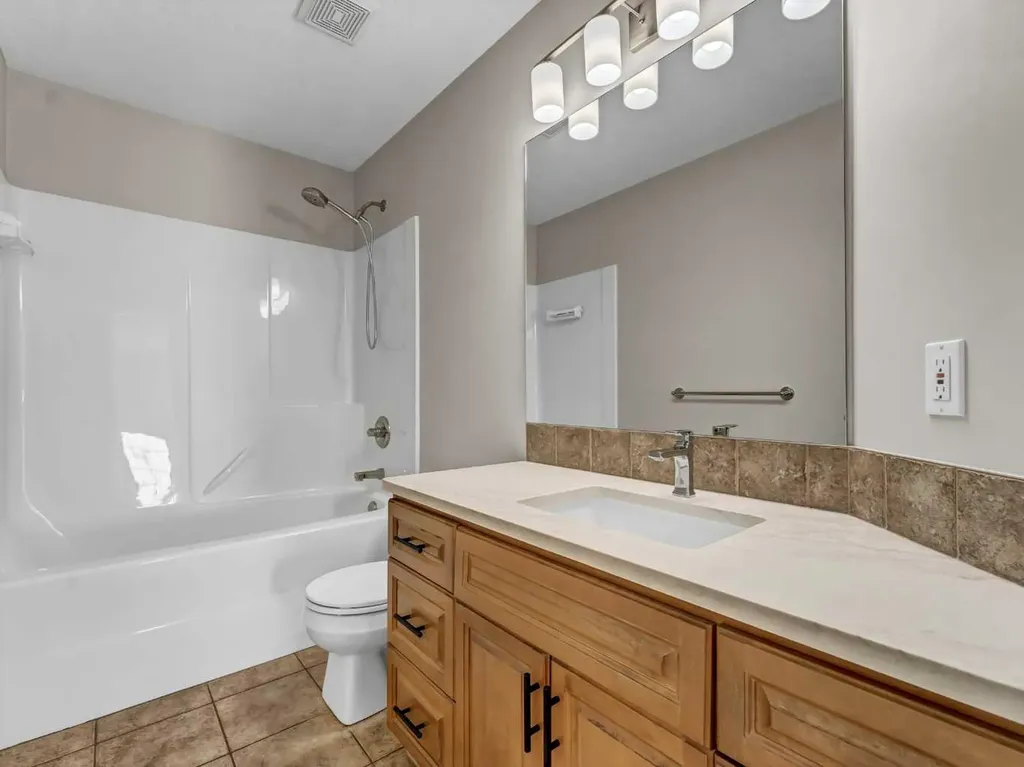 36 Sunset Road SW Medicine Hat AB T1B4T4