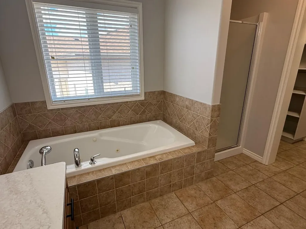 36 Sunset Road SW Medicine Hat AB T1B4T4