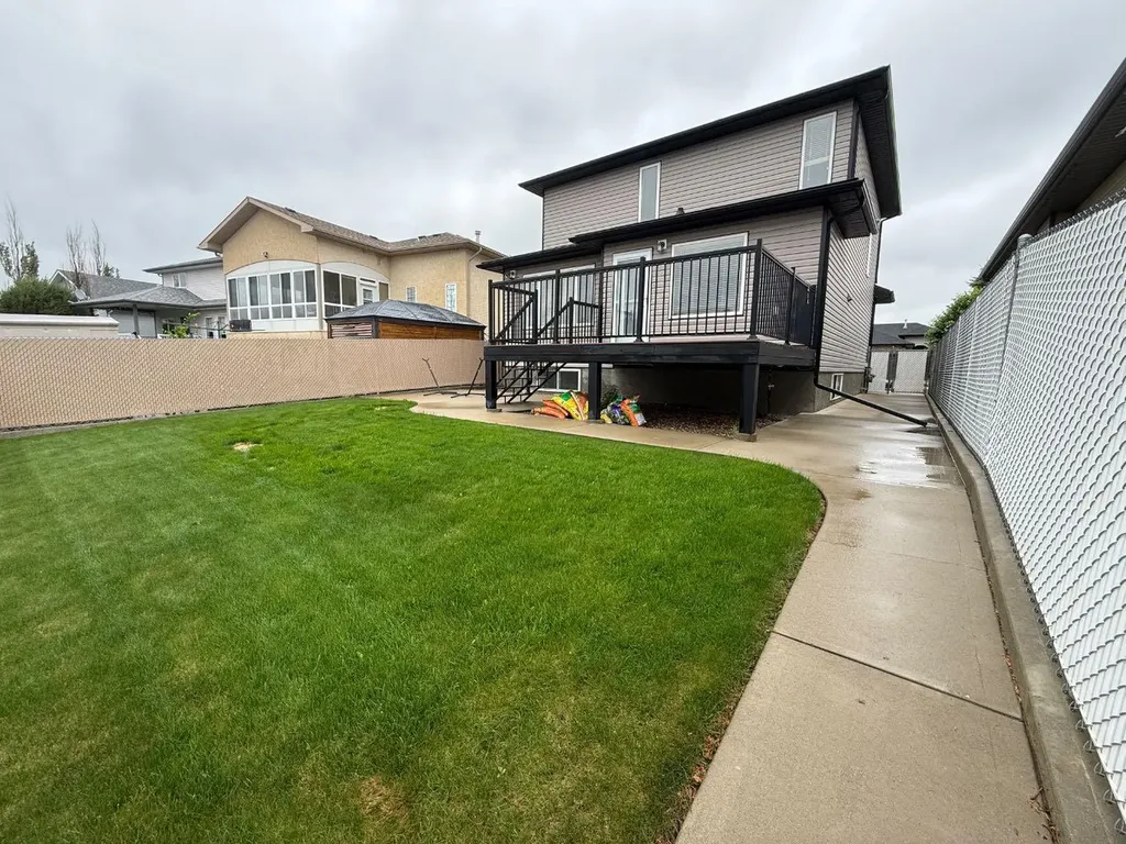 36 Sunset Road SW Medicine Hat AB T1B4T4