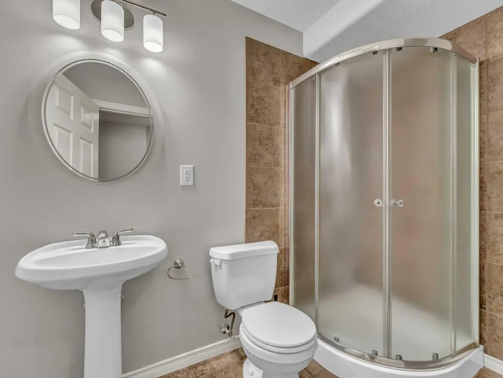 36 Sunset Road SW Medicine Hat AB T1B4T4