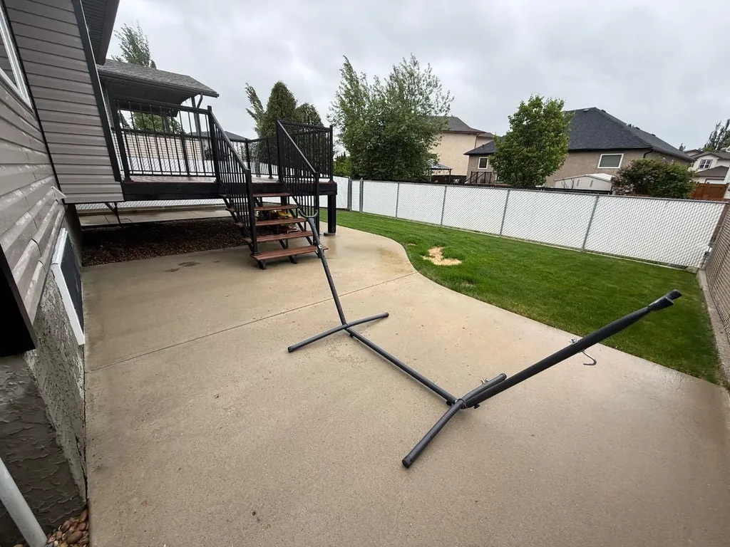 36 Sunset Road SW Medicine Hat AB T1B4T4