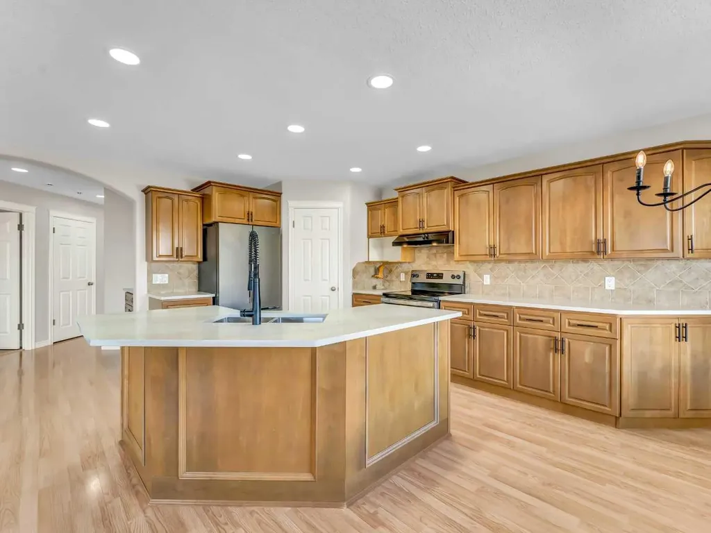 36 Sunset Road SW Medicine Hat AB T1B4T4