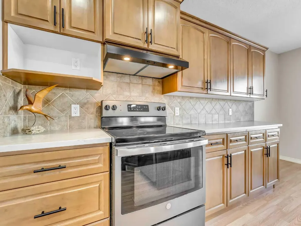 36 Sunset Road SW Medicine Hat AB T1B4T4
