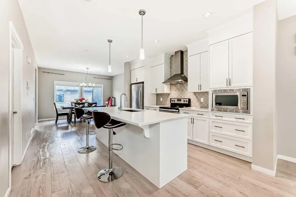 140 Howse Avenue NE Calgary AB T3P 0W1