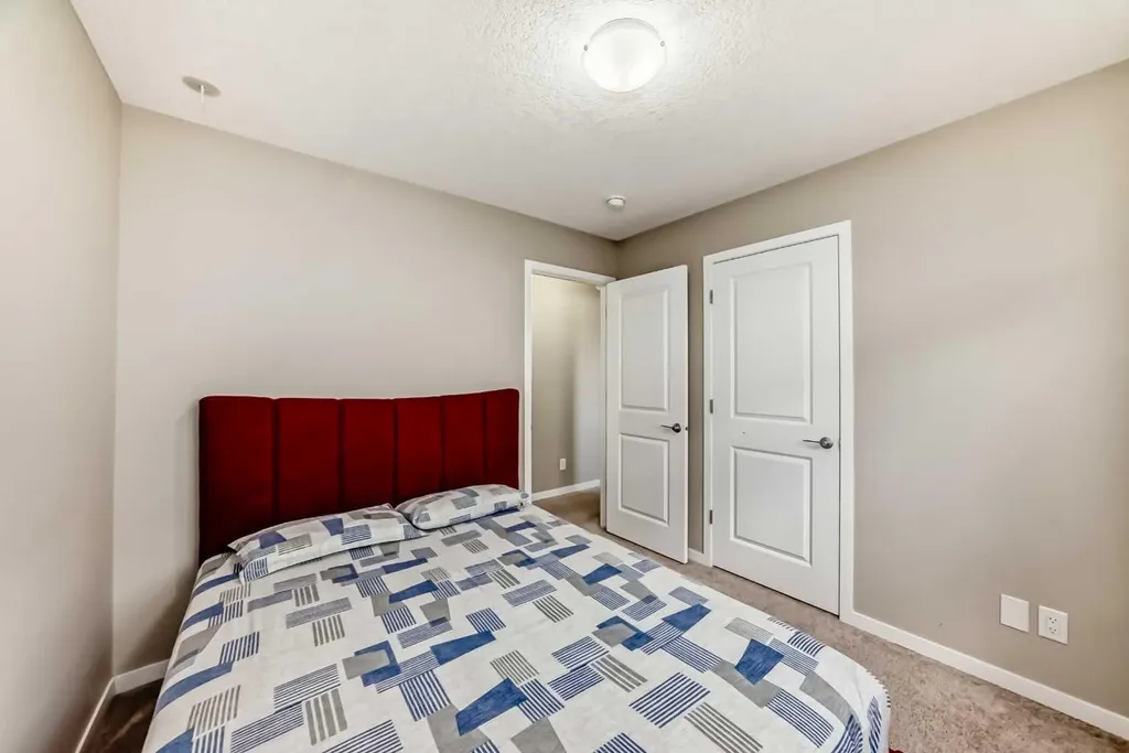 140 Howse Avenue NE Calgary AB T3P 0W1