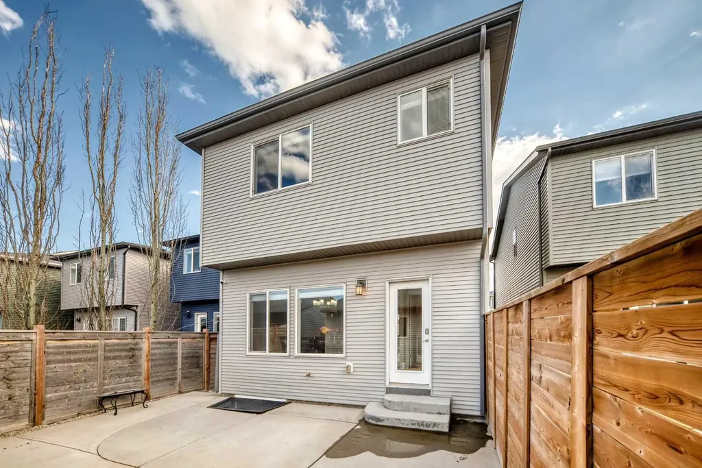 140 Howse Avenue NE Calgary AB T3P 0W1