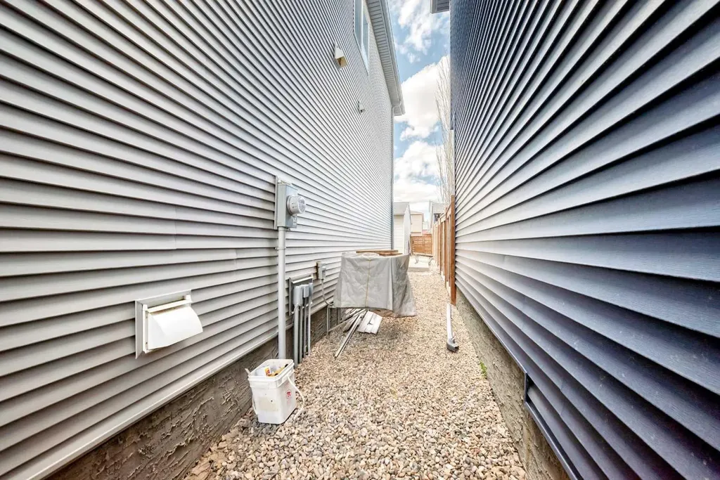 140 Howse Avenue NE Calgary AB T3P 0W1