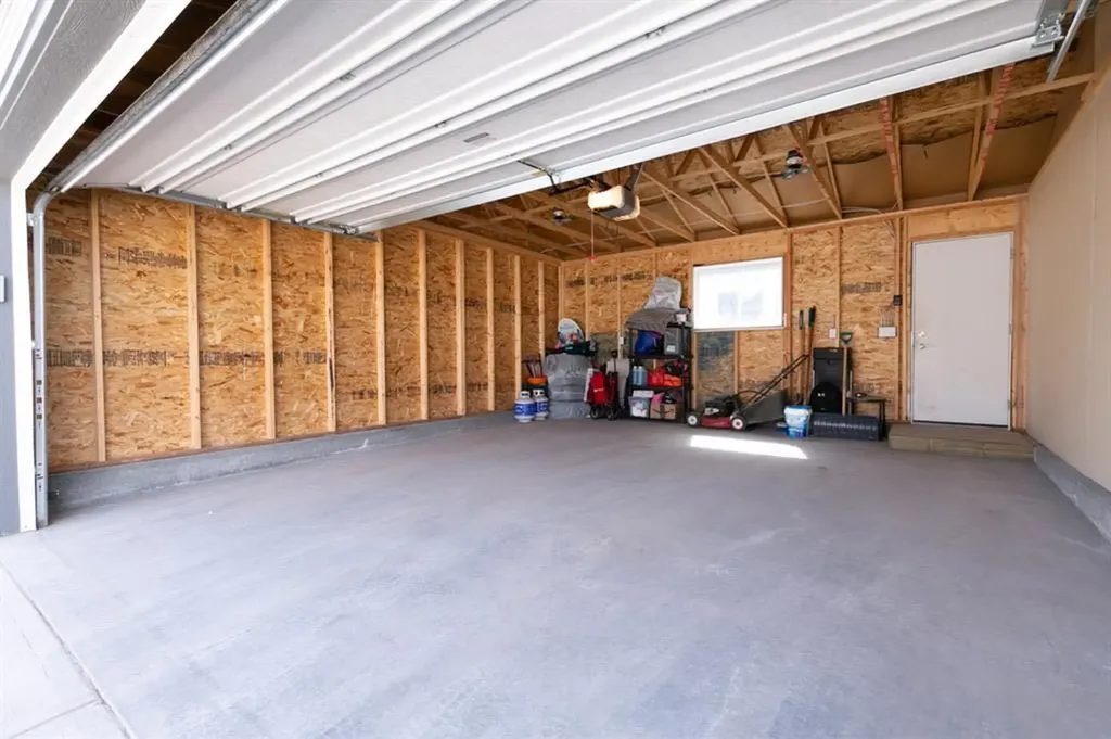 140 Howse Avenue NE Calgary AB T3P 0W1