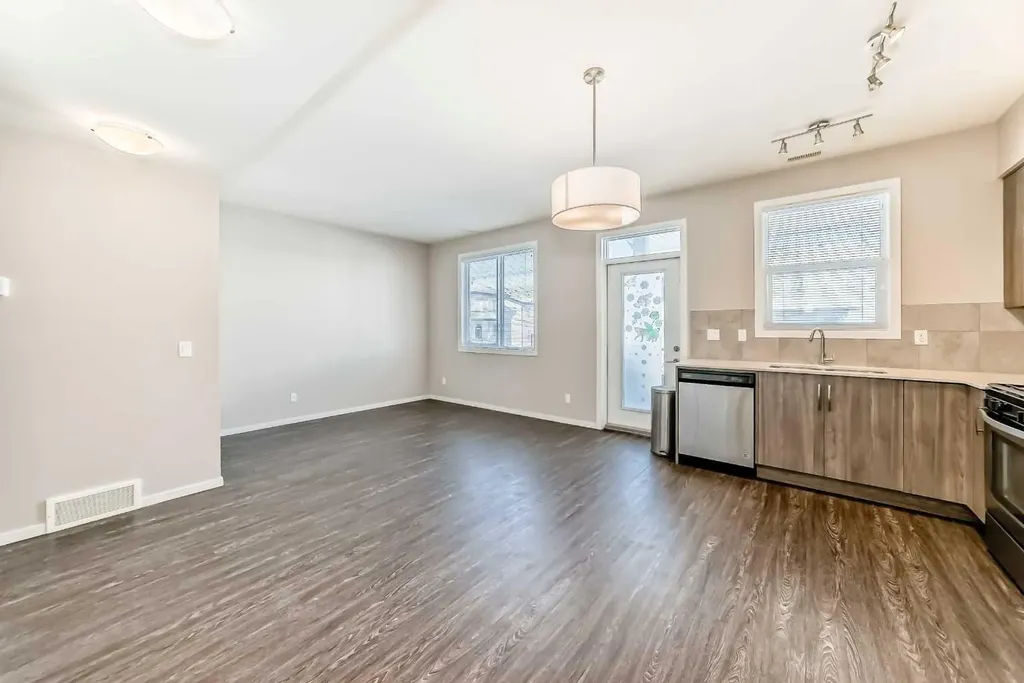 135 Redstone Walk NE Calgary AB T3N 1M6