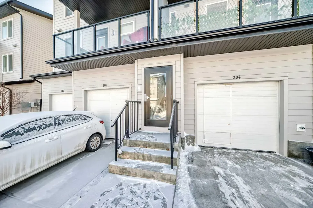 135 Redstone Walk NE Calgary AB T3N 1M6
