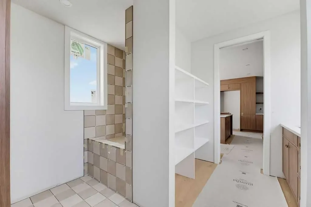 4612 Grove Hill Road SW Calgary AB T3E 4G1