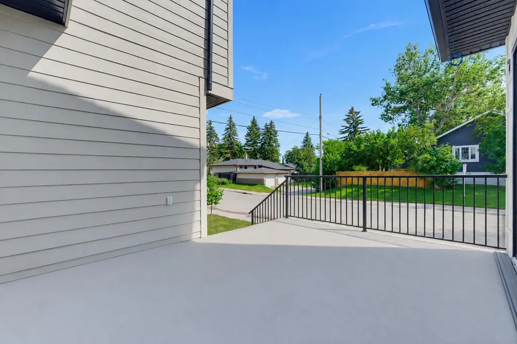 4612 Grove Hill Road SW Calgary AB T3E 4G1