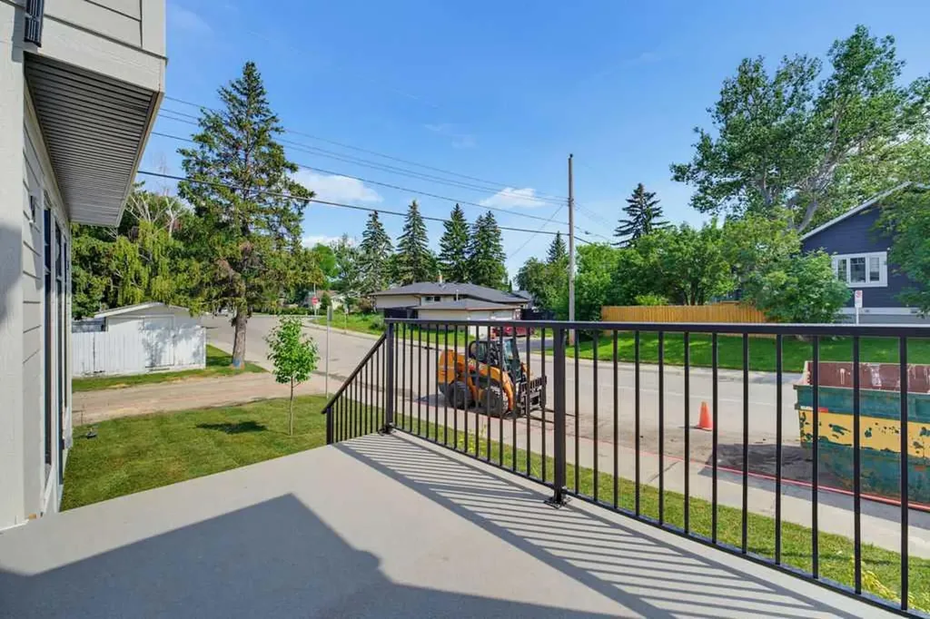 4612 Grove Hill Road SW Calgary AB T3E 4G1