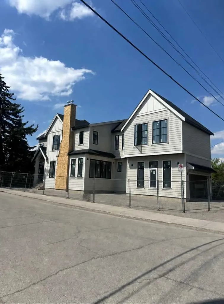 4612 Grove Hill Road SW Calgary AB T3E 4G1