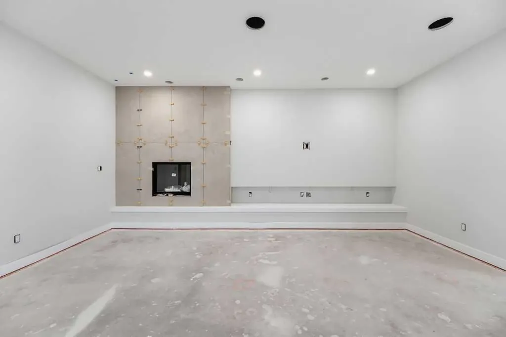 4612 Grove Hill Road SW Calgary AB T3E 4G1