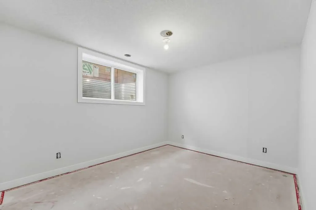 4612 Grove Hill Road SW Calgary AB T3E 4G1