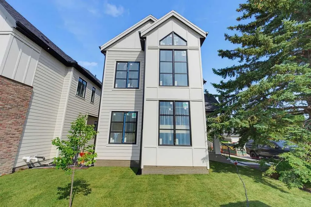 4612 Grove Hill Road SW Calgary AB T3E 4G1