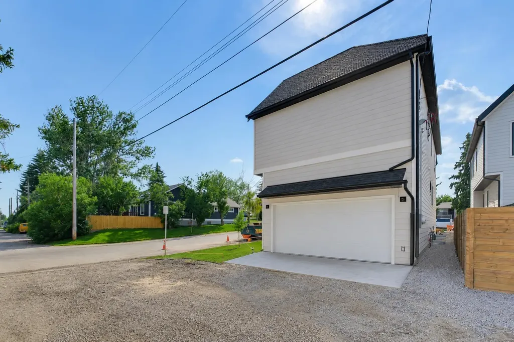 4612 Grove Hill Road SW Calgary AB T3E 4G1