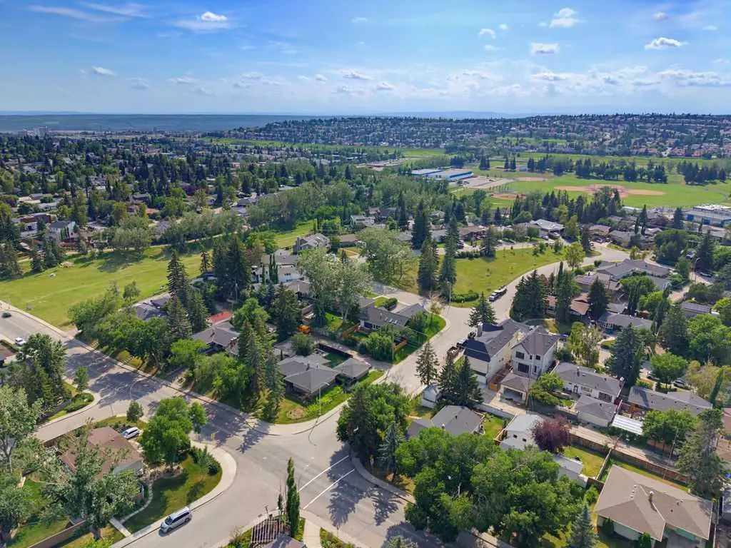 4612 Grove Hill Road SW Calgary AB T3E 4G1