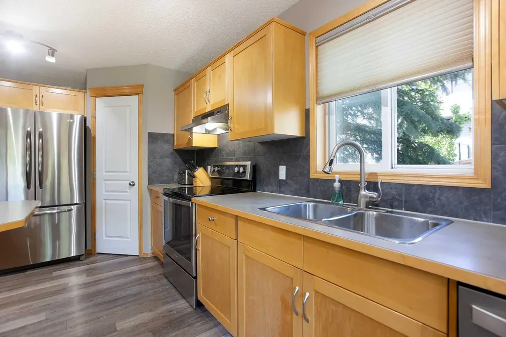 214 Tuscany Ravine Road NW Calgary AB T3L 2W9
