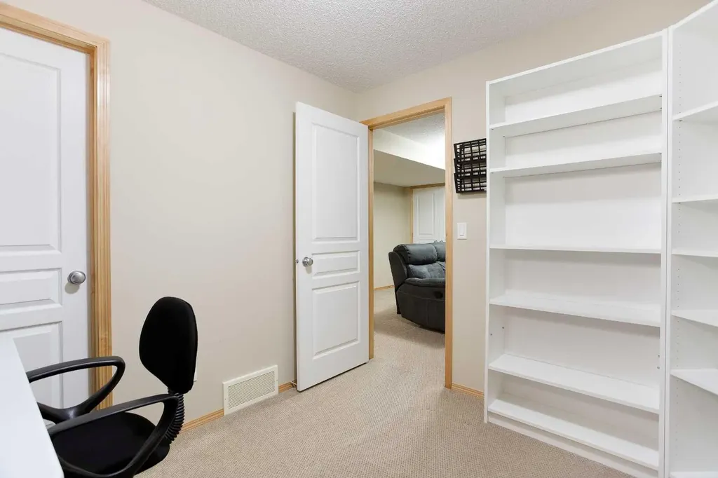 214 Tuscany Ravine Road NW Calgary AB T3L 2W9