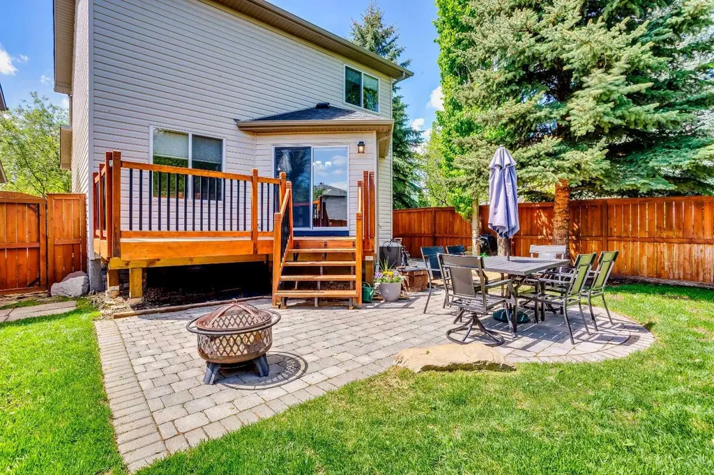 214 Tuscany Ravine Road NW Calgary AB T3L 2W9