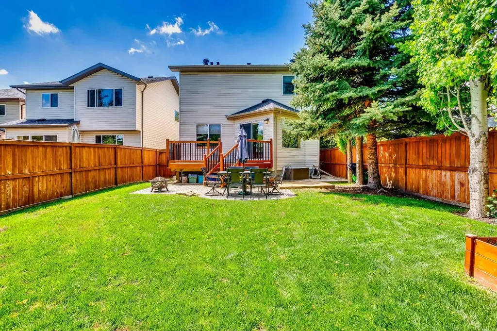 214 Tuscany Ravine Road NW Calgary AB T3L 2W9