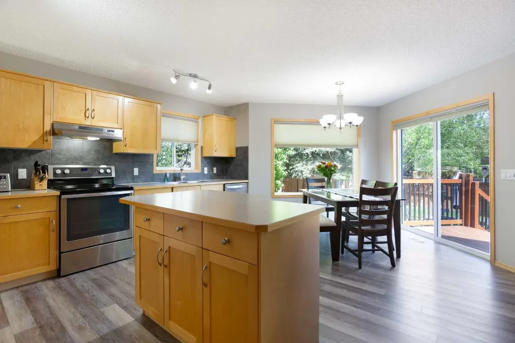 214 Tuscany Ravine Road NW Calgary AB T3L 2W9