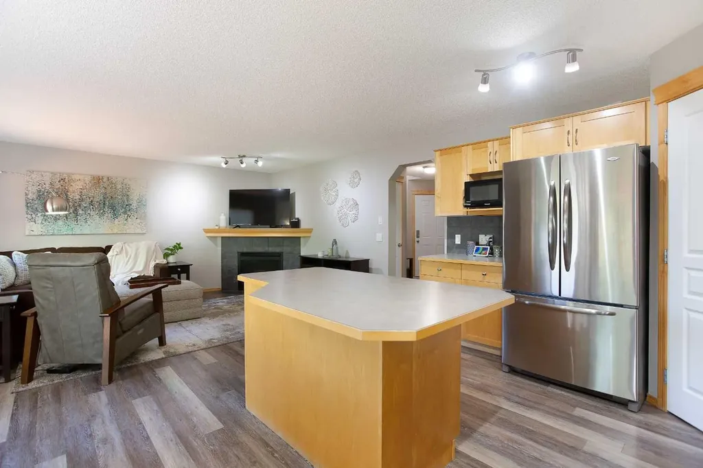 214 Tuscany Ravine Road NW Calgary AB T3L 2W9