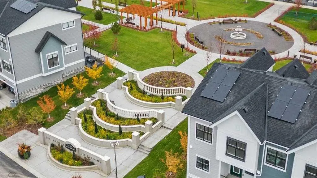 255 Les Jardins Park SE Calgary AB T2C 5W9