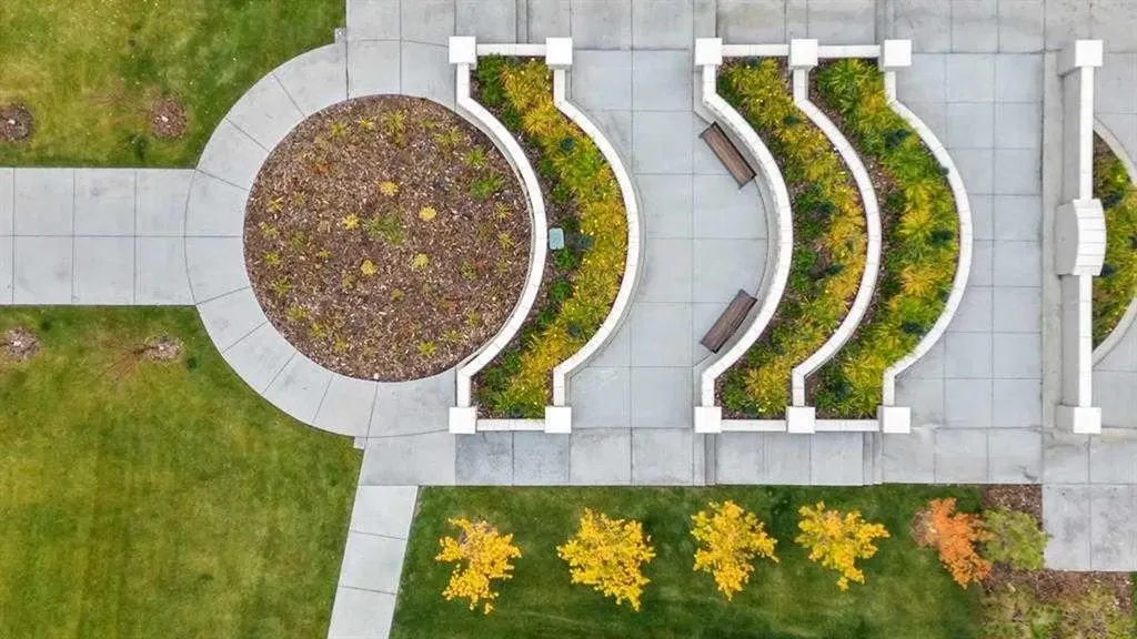 255 Les Jardins Park SE Calgary AB T2C 5W9