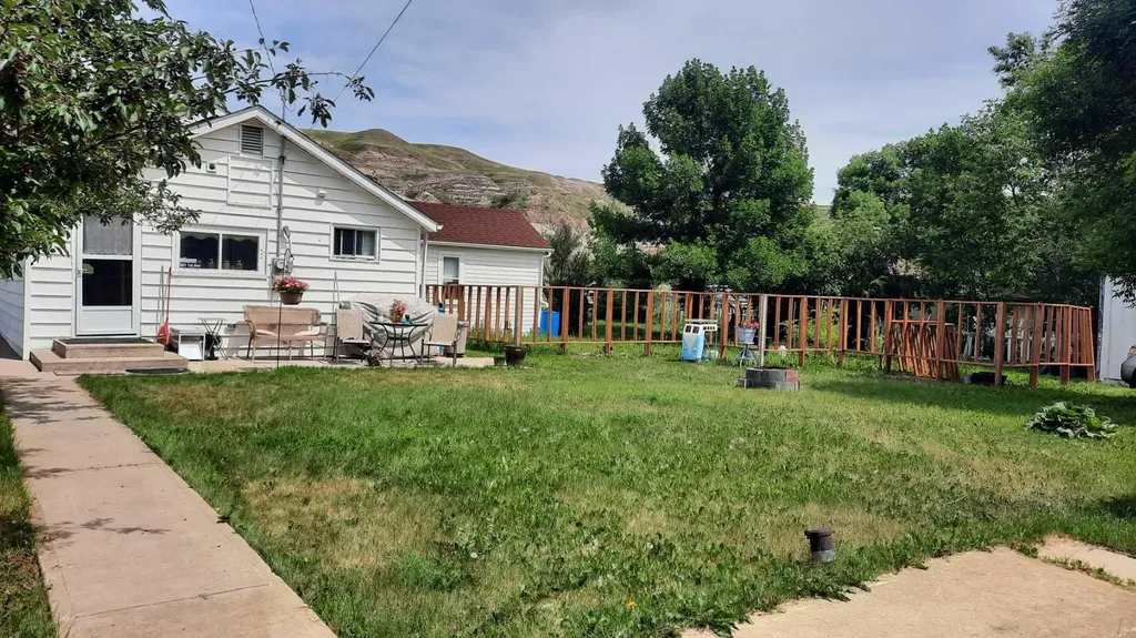 261 1 Avenue Drumheller AB T0J1B0