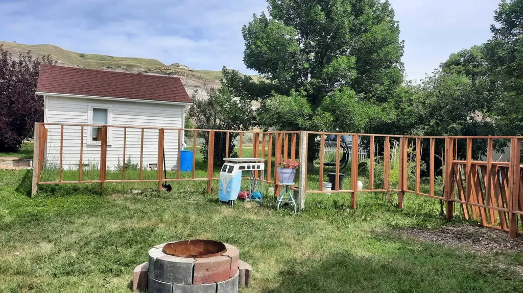 261 1 Avenue Drumheller AB T0J1B0