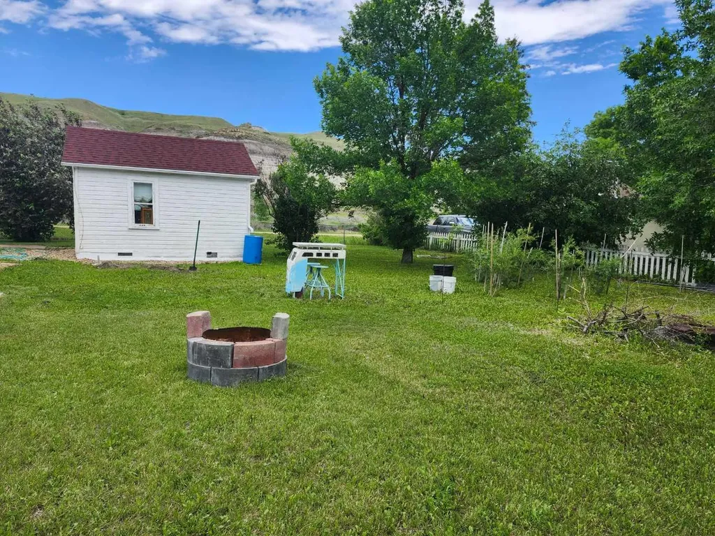 261 1 Avenue Drumheller AB T0J1B0