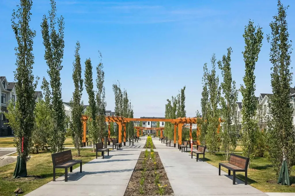 255 Les Jardins Park SE Calgary AB T2C 5W9