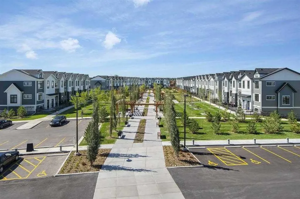 255 Les Jardins Park SE Calgary AB T2C 5W9