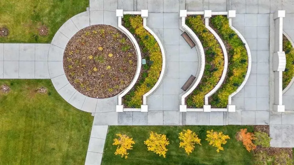 255 Les Jardins Park SE Calgary AB T2C 5W9