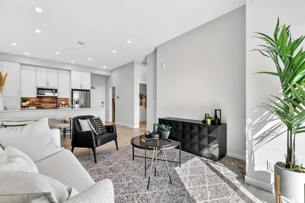 255 Les Jardins Park SE Calgary AB T2C 5W9